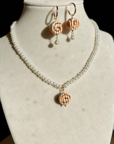 Cinnamon Roll Necklace Set