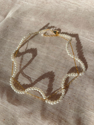 Wavy Pearl Necklace