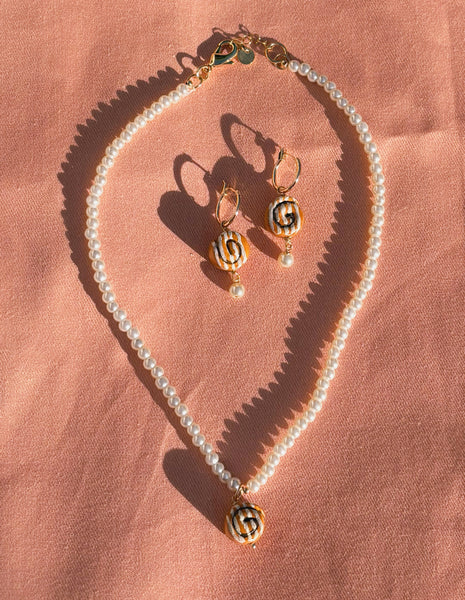 Cinnamon Roll Necklace Set