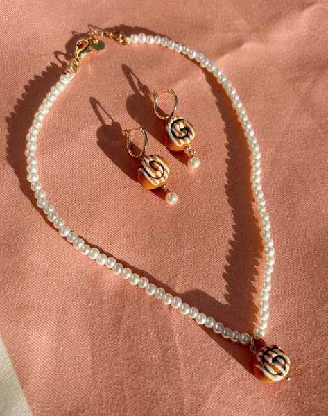 Cinnamon Roll Necklace Set